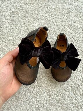 H&M Black Girls' Velvet Bow Dress Flats